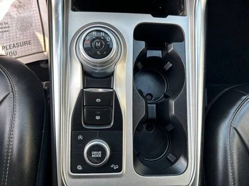 Used 2021 Ford Explorer XLT w/ Equipment Group 202A AWD/4WD image 33