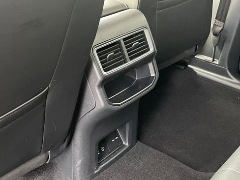 Used 2025 Volkswagen Atlas Cross Sport SE image 24