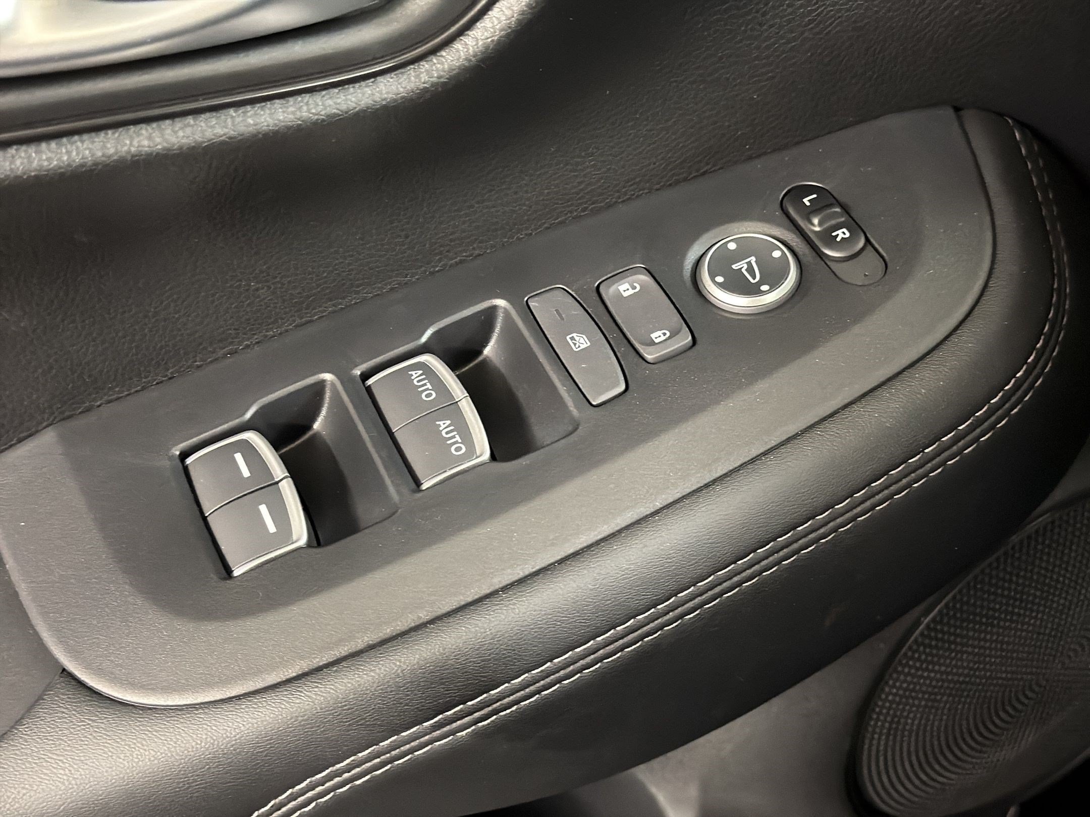 New 2027 Honda HR-V EX-L image 14