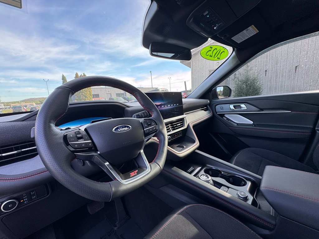 Used 2025 Ford Explorer ST AWD/4WD image 19