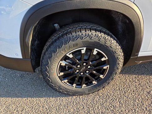 New 2026 Chevrolet Traverse Z71 w/ Enhanced Driving Package image 6