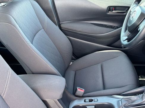 Used 2025 Toyota Corolla LE FWD image 10