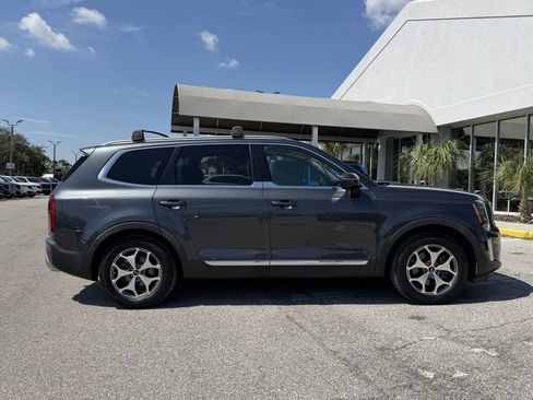 Used 2020 Kia Telluride EX w/ Towing Package FWD image 3