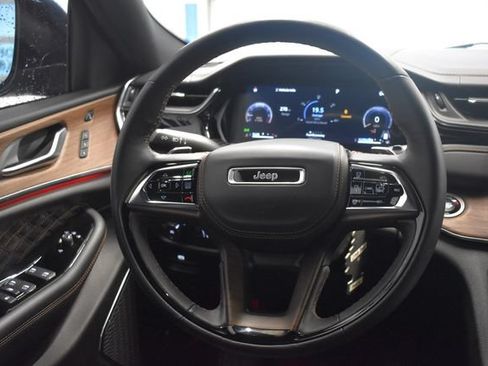 Used 2023 Jeep Grand Cherokee L Summit w/ High Altitude Package AWD/4WD image 24