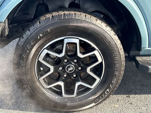 Used 2023 Ford Bronco Outer Banks image 11