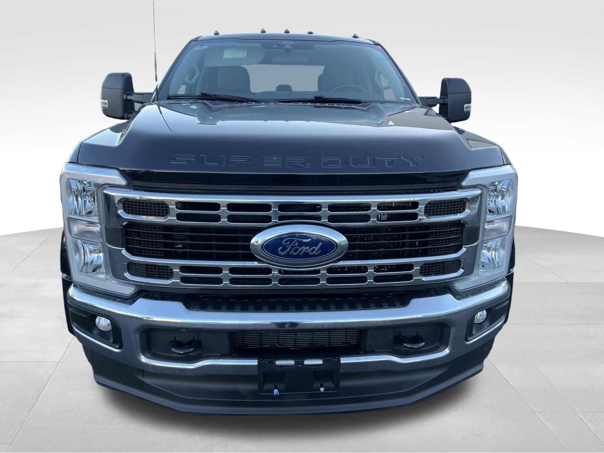 Used 2025 Ford F450 XLT AWD/4WD image 2