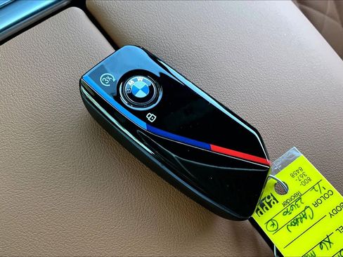 Certified 2025 BMW X6 M60i w/ Dynamic Handling Package image 15