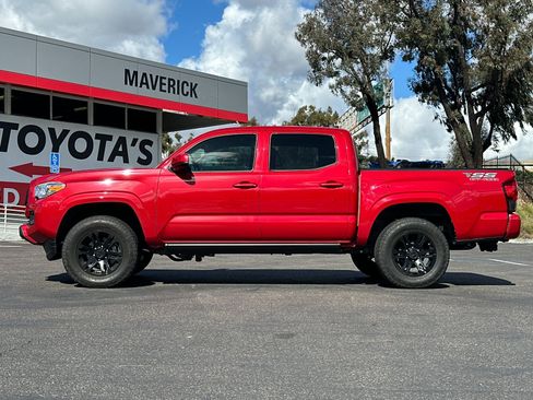Used 2022 Toyota Tacoma SR image 2