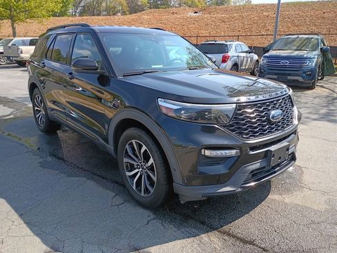 Used 2020 Ford Explorer ST image 2