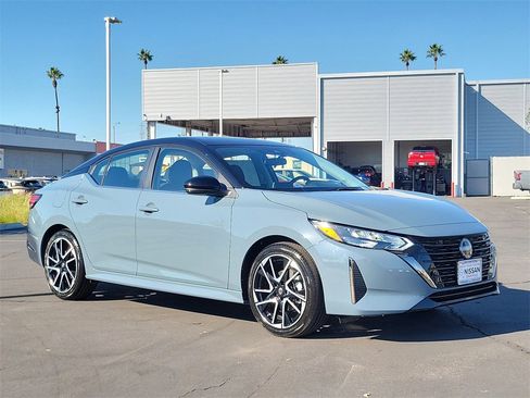 New 2025 Nissan Sentra SR image 4