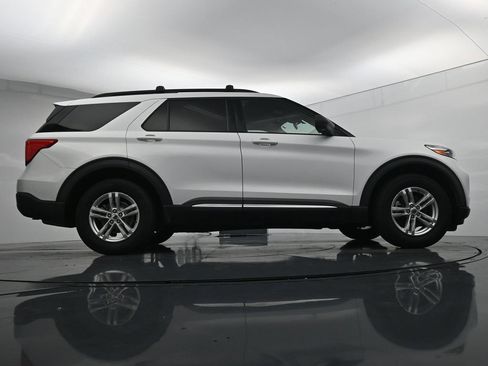 Used 2020 Ford Explorer XLT w/ Class III Trailer Tow Package AWD/4WD image 38