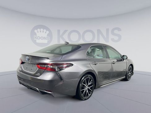 Used 2024 Toyota Camry SE image 7