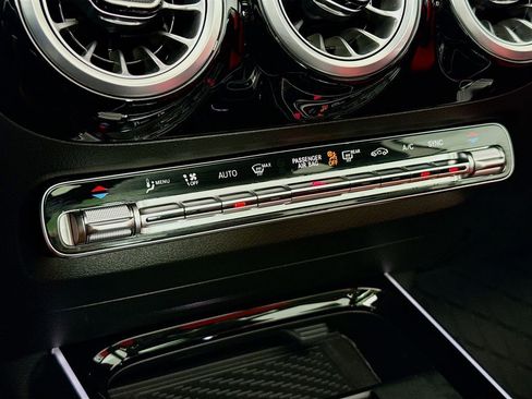 Used 2024 Mercedes-Benz GLA 35 AMG 4MATIC image 18