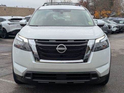 New 2025 Nissan Pathfinder SV image 5