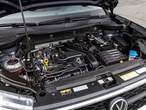 Used 2022 Volkswagen Taos SE image 33