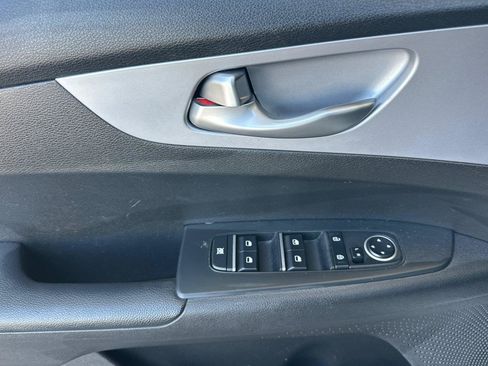Used 2023 Kia Forte LXS FWD image 11