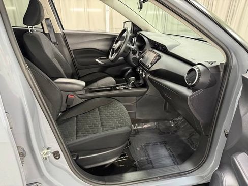 Used 2023 Nissan Kicks SV FWD image 7
