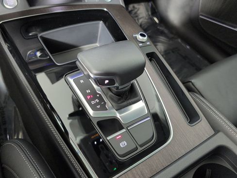 Certified 2025 Audi Q5 2.0T Premium Plus w/ Premium Plus Package image 16