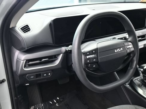 Used 2025 Kia K4 FWD image 14