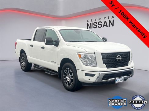 Used 2024 Nissan Titan SV w/ SV Convenience Package image 7