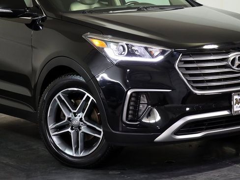 Used 2017 Hyundai Santa Fe SE Ultimate w/ Cargo Package image 8