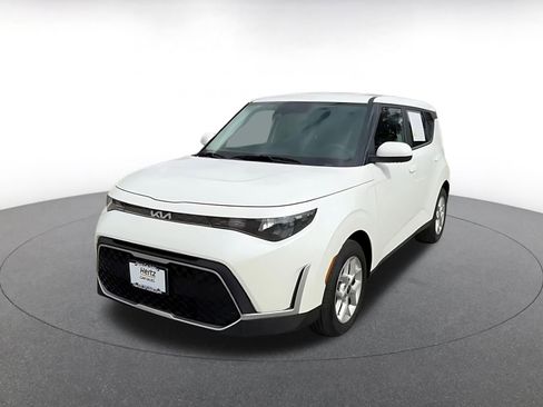 Used 2025 Kia Soul LX w/ LX Technology Package FWD image 7