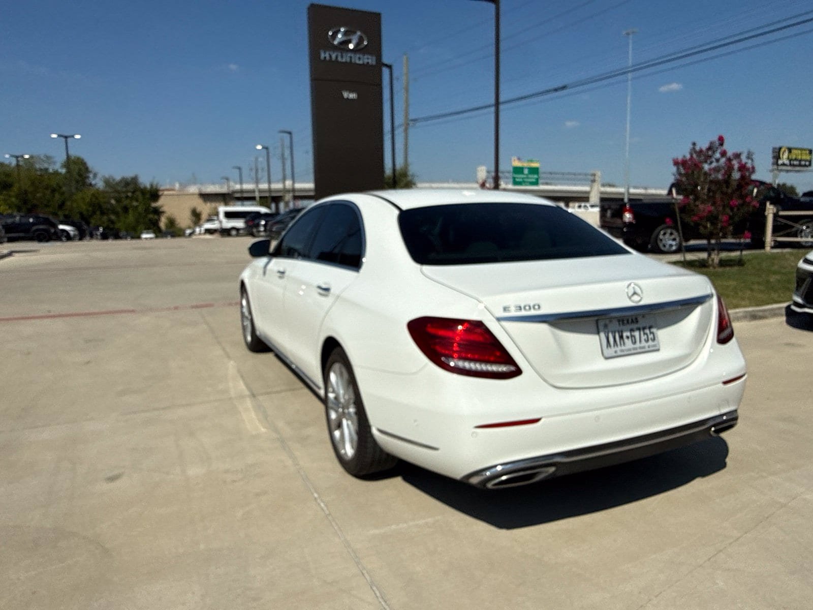 Used 2017 Mercedes-Benz E 300 image 5