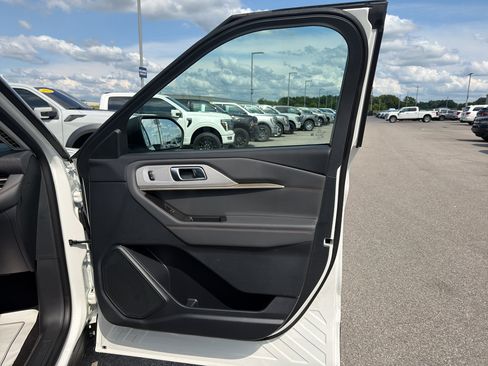 New 2026 Ford Explorer Active w/ Active Comfort Package RWD image 18