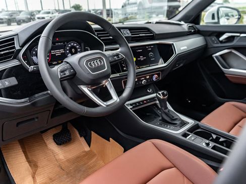 Used 2025 Audi Q3 2.0T Premium Plus w/ Premium Plus Package image 8