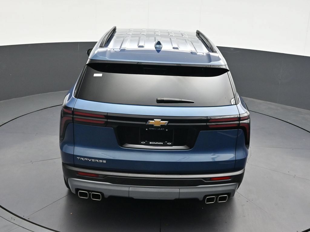 Used 2025 Chevrolet Traverse LT w/ Driver Confidence Package FWD image 24