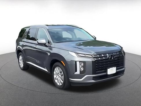 Used 2025 Hyundai Palisade SEL FWD image 3