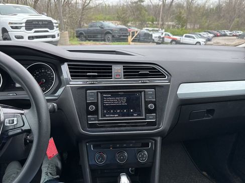 Used 2021 Volkswagen Tiguan S FWD image 19