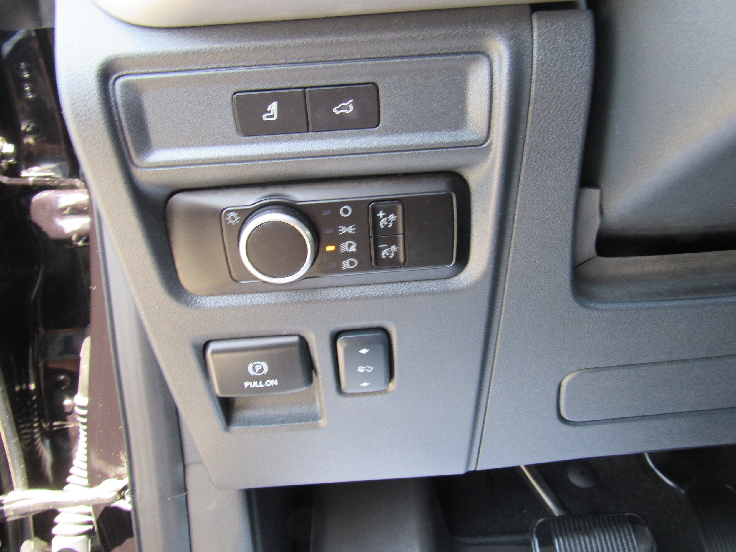 Used 2024 Ford Expedition XLT AWD/4WD image 18