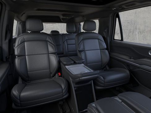 New 2026 Lincoln Navigator L Reserve AWD/4WD image 11