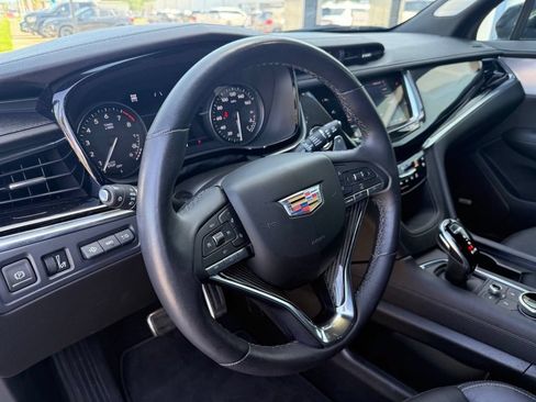 Used 2024 Cadillac XT6 Sport w/ Technology Package AWD/4WD image 6