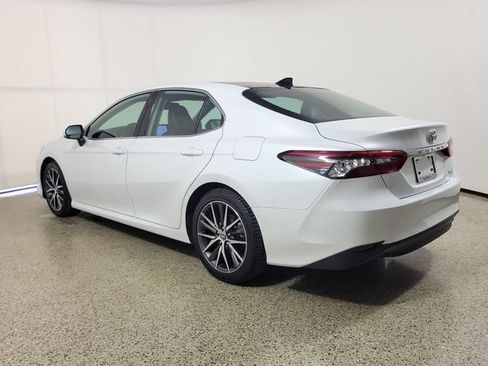 Used 2023 Toyota Camry XLE FWD image 7