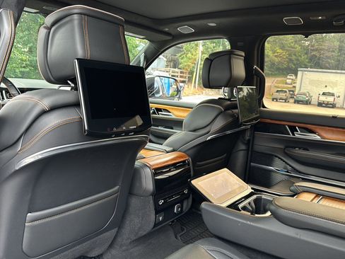 Used 2022 Jeep Grand Wagoneer Series III w/ Rear Seat Video Group 1 image 16