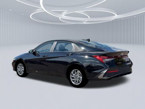 New 2026 Hyundai Elantra Hybrid FWD image 4