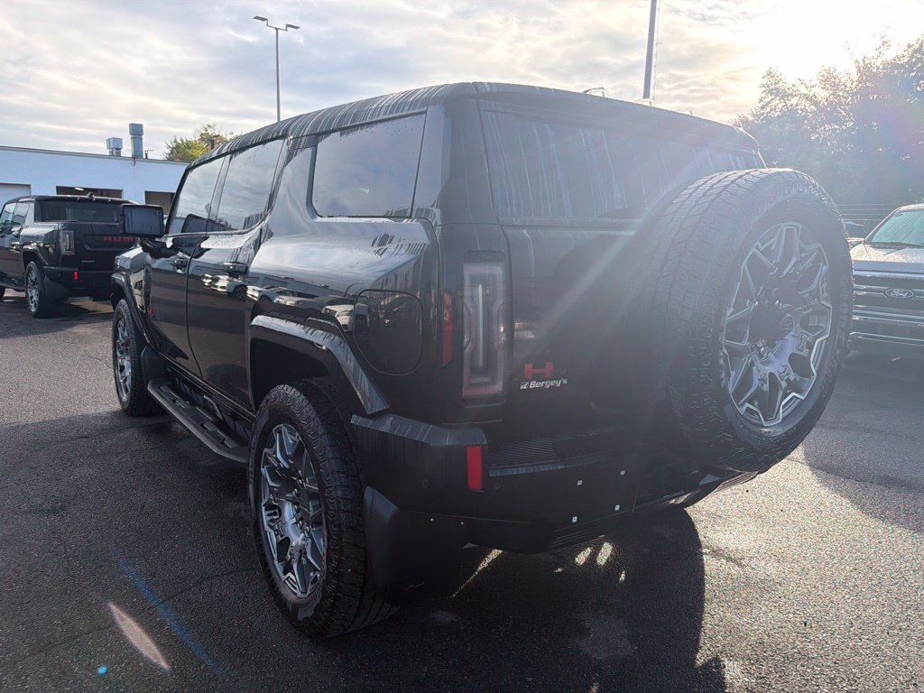 Used 2025 GMC Hummer EV 3X w/ LPO, Sport Package AWD/4WD image 4