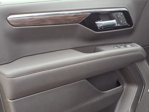 New 2025 Chevrolet Tahoe Premier image 2