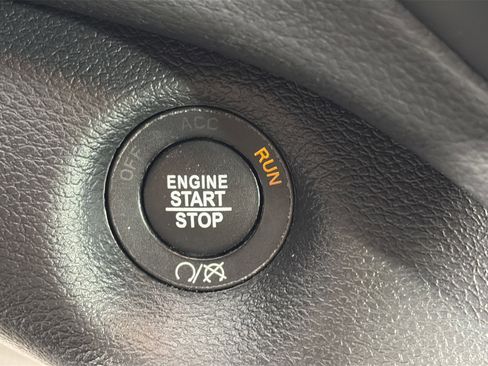 Used 2020 Jeep Cherokee Limited AWD/4WD image 28