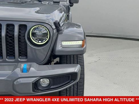 Used 2022 Jeep Wrangler Unlimited Sahara AWD/4WD image 10