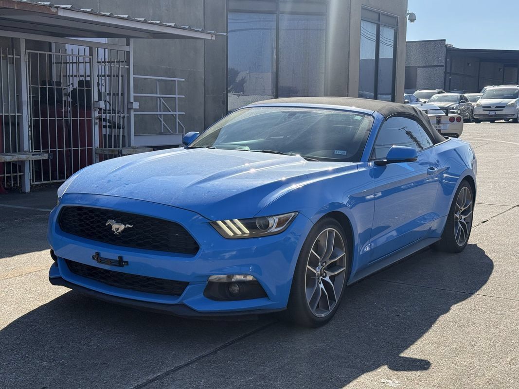 Used 2017 Ford Mustang Premium RWD image 3
