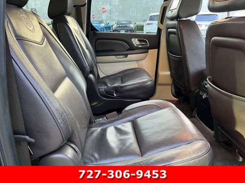 Used 2013 Cadillac Escalade ESV Platinum RWD image 18