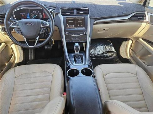 Used 2013 Ford Fusion SE FWD image 16