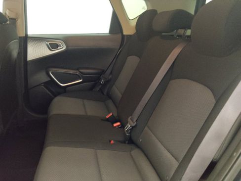 Used 2020 Kia Soul LX FWD image 18