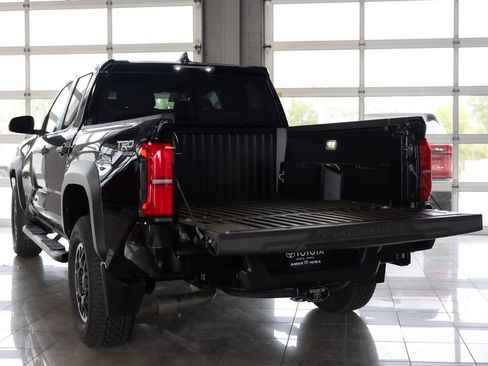 Used 2024 Toyota Tacoma TRD Off-Road AWD/4WD image 6