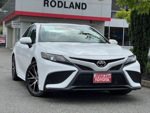 Certified 2023 Toyota Camry SE AWD/4WD image 1