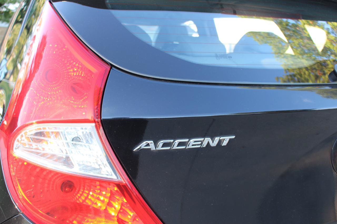 Used 2014 Hyundai Accent SE FWD image 39
