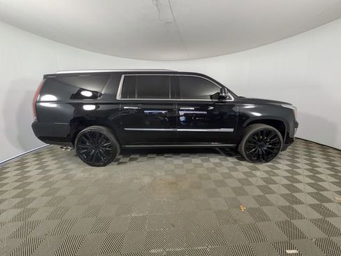 Used 2017 Cadillac Escalade ESV Premium Luxury image 38